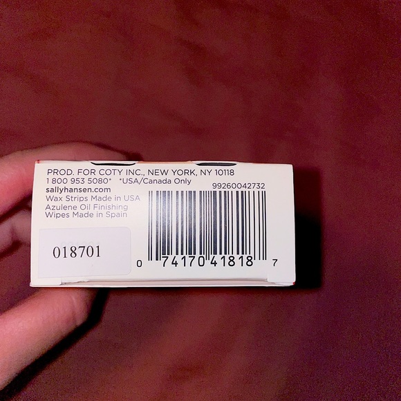 WAX STRIPS | HAIR REMOVER KIT BY SALLY HANSEN- FOR FACE - Picture 3 of 3